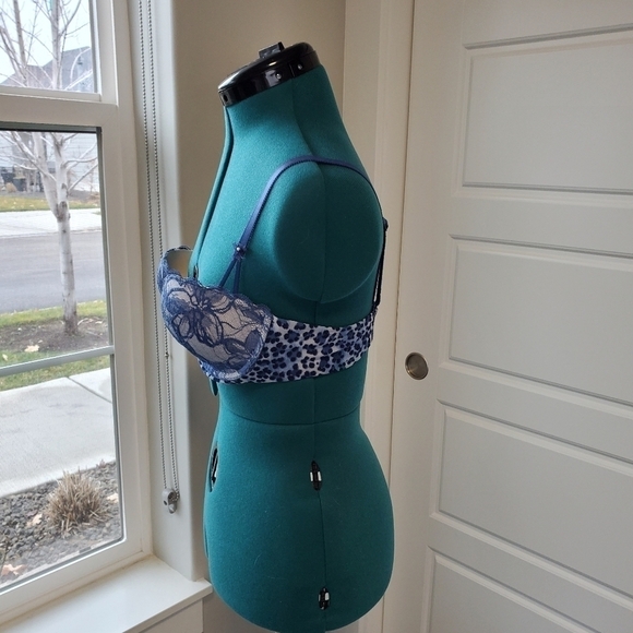 VICTORIA'S SECRET BLUE LACE ANIMAL PRINT BALCONET PUSH UP BRA WOMEN 36B - Picture 3 of 15